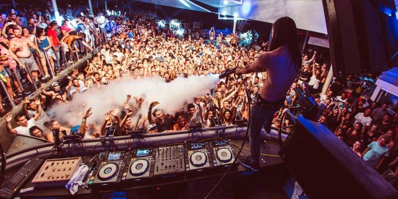 cavo-paradiso-club-mykonos-exclusive